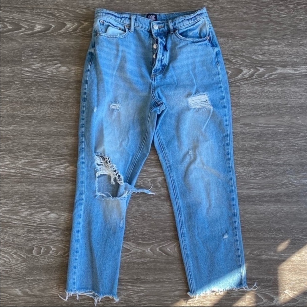 BDG Urban Outfitters High‎ rise distressed denim jeans. Size 28